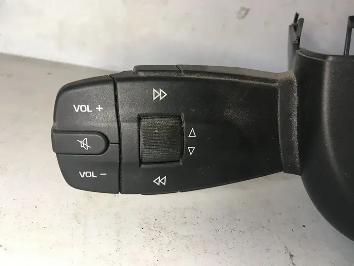 Skoda Fabia Mk2 (5J) (2007 - 2014) 5J0959441 Включатель регулировки звука — фото 1