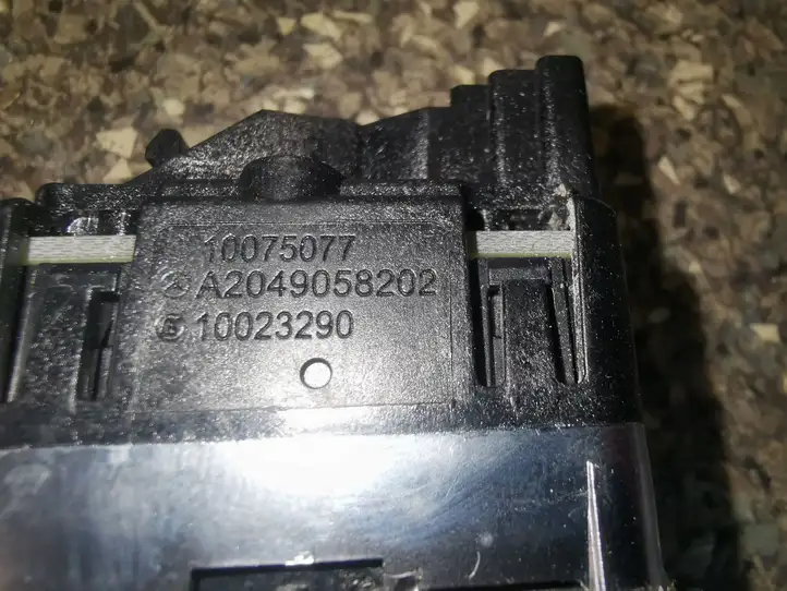 Mercedes-Benz C W204 (2007 - 2014) A2049058202 Блок кнопок стеклоподъемников — фото 3