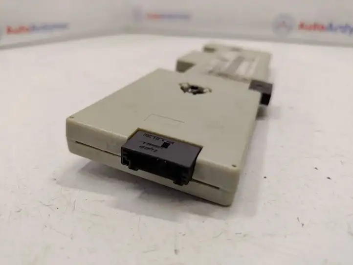 BMW 3 E90 E91 (2005 - 2012)  9187658 Усилитель антенны