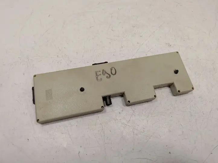 BMW 3 E90 E91 (2005 - 2012)  9187658 Усилитель антенны