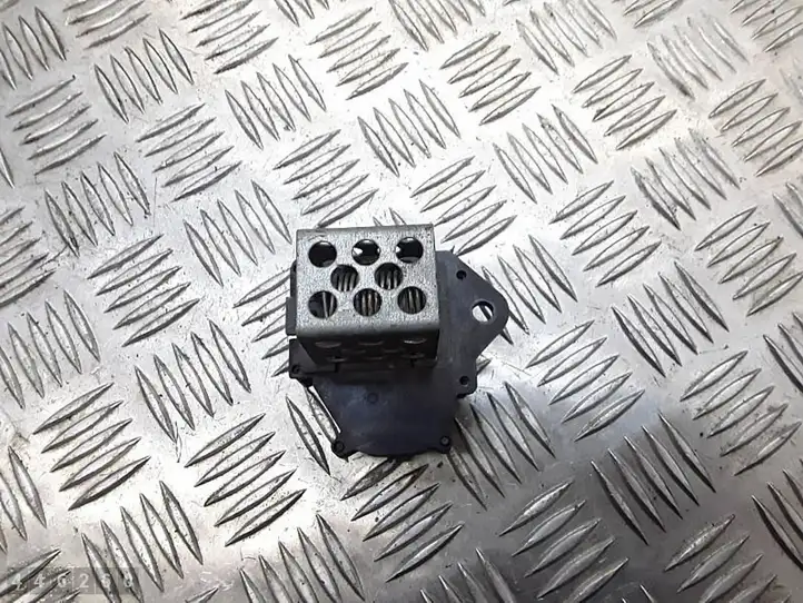 Peugeot 308 (2007 - 2013)  9662240180 Реле вентилятора охлаждения