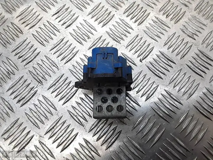 Peugeot 308 (2007 - 2013)  9662240180 Реле вентилятора охлаждения