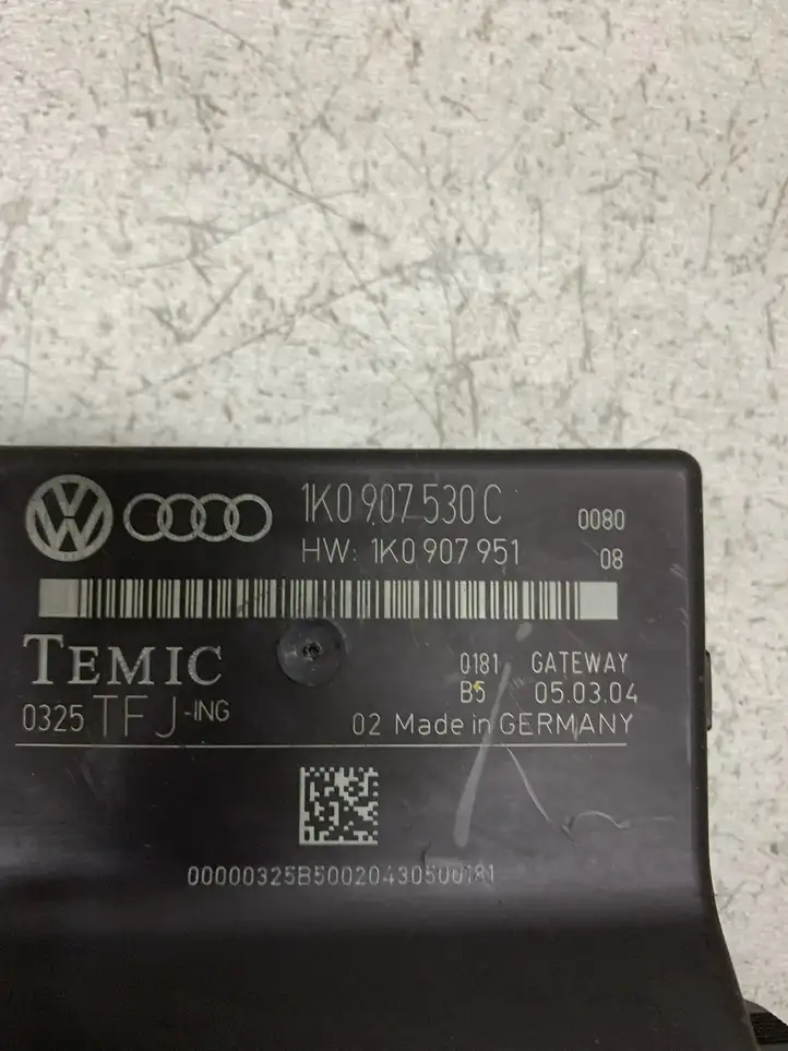 Volkswagen Touran I (2003 - 2010) 1K0907530C Модуль Gateway — фото 3