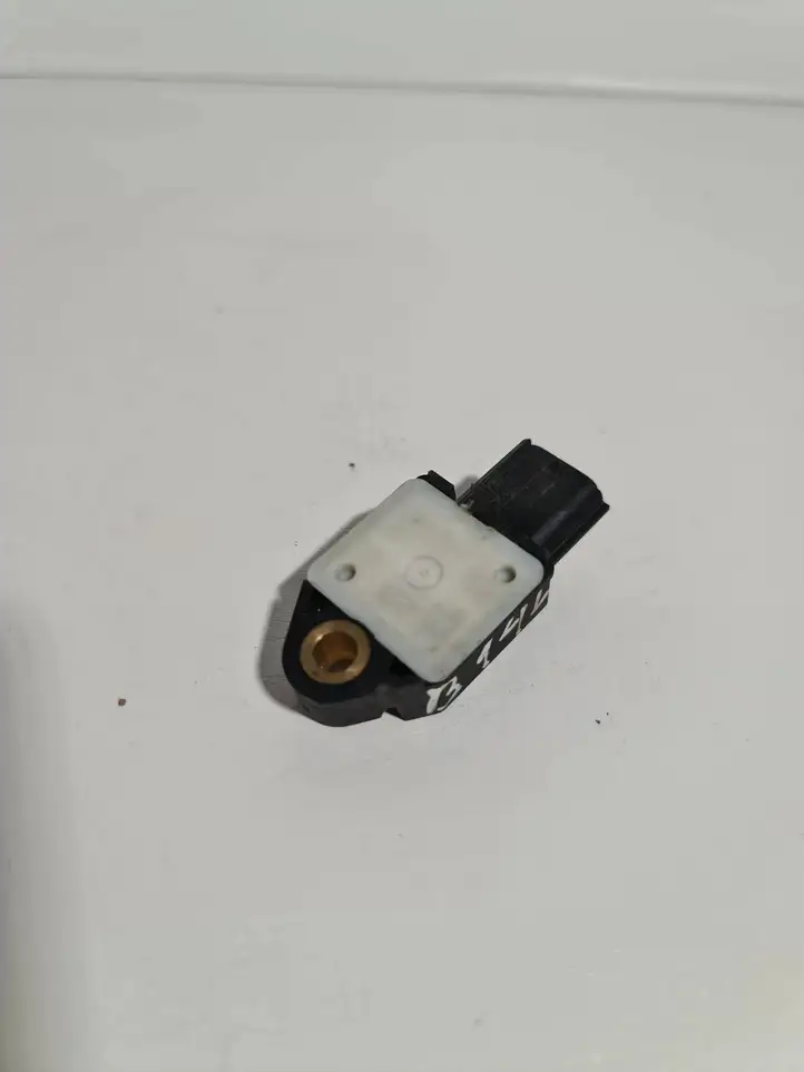 Toyota Hilux (AN10, AN20, AN30) (2011 - 2015) 898310W050 Датчик удара SRS — фото 5