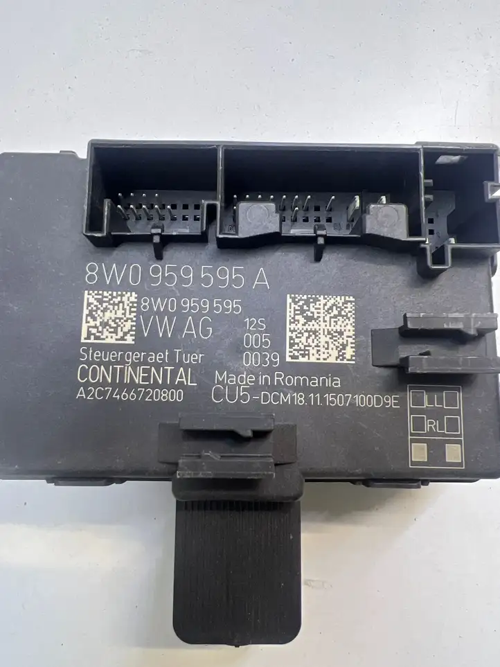 Audi A4 S4 B9 (2015 - 2019) 8W0959595A Блок управления дверью — фото 2