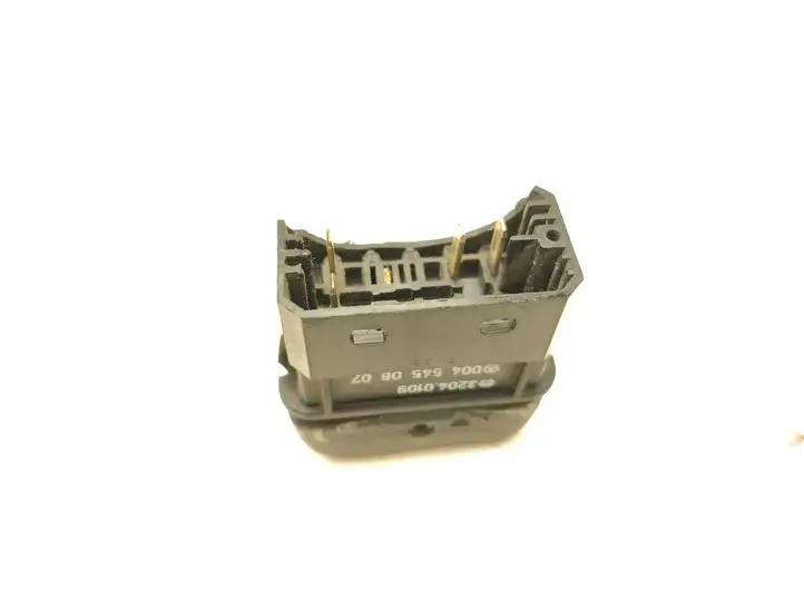 Mercedes-Benz Sprinter W901 W902 W903 W904 (1995 - 2007) 0045450807 Другие включатели / ручки/ переключатели — фото 4