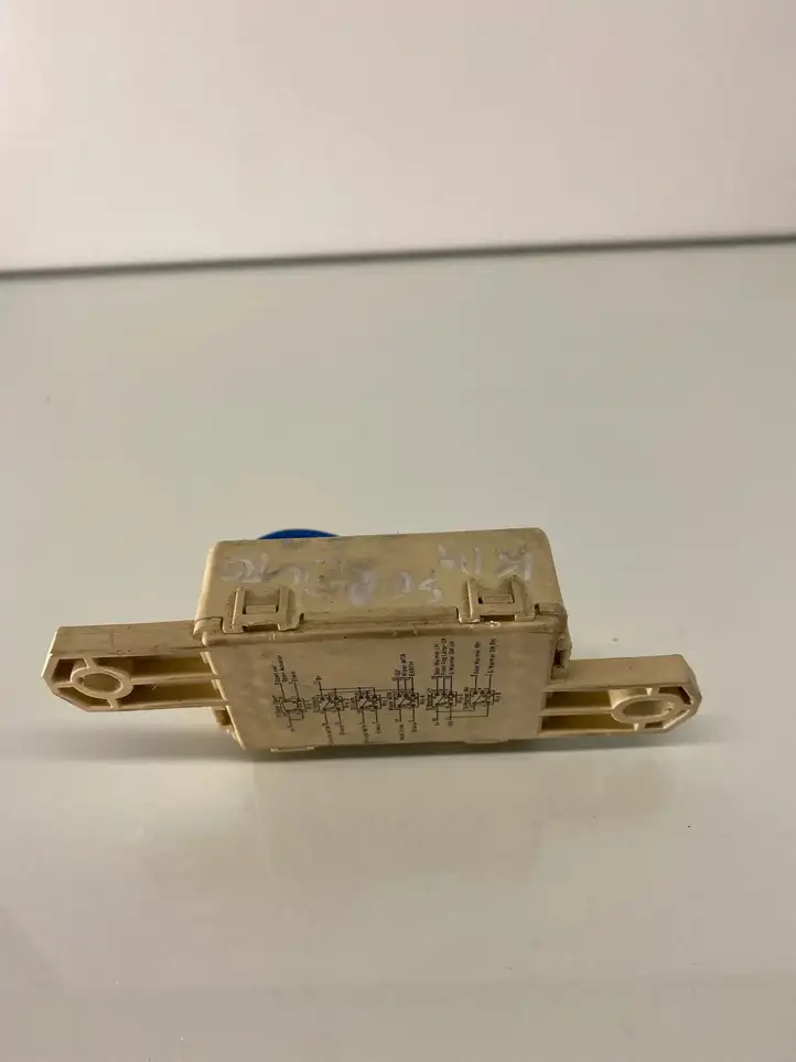 Kia Sorento (2002 - 2006)  BLICM Другой датчик