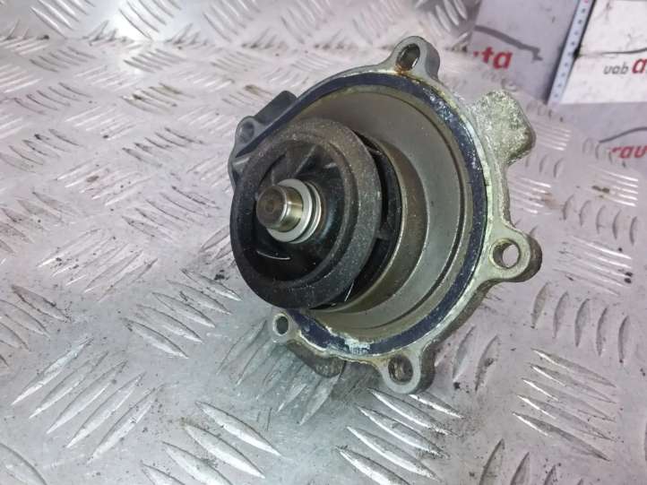 24405896 Opel Zafira B Vandens pompa