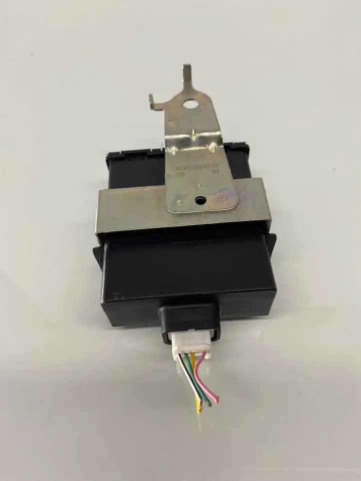 Toyota Auris 150 (2006 - 2012)  8974102100 Блок управления дверью