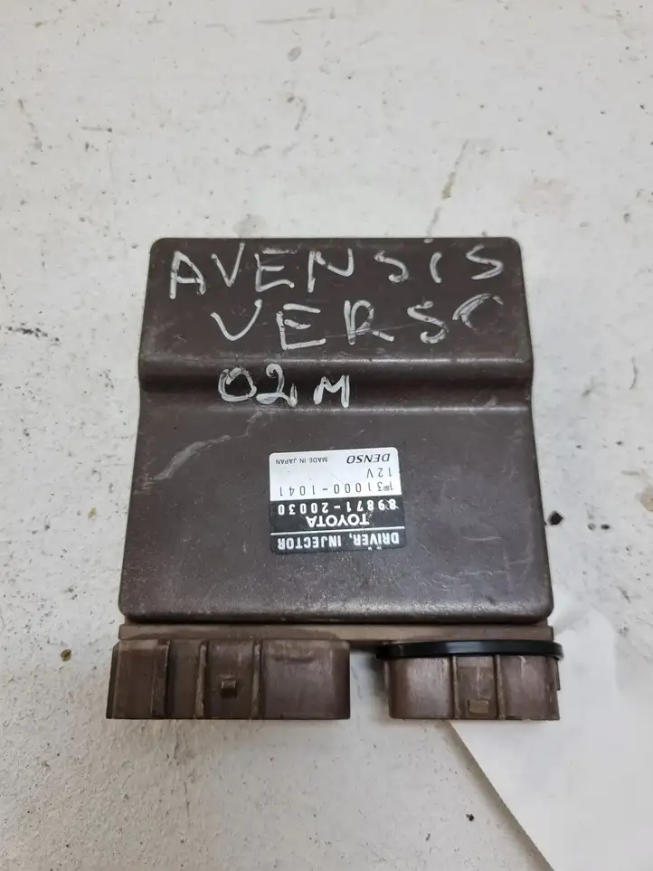 Toyota Avensis Verso (2001 - 2004) 8987120030 Блок управления форсунками — фото 1