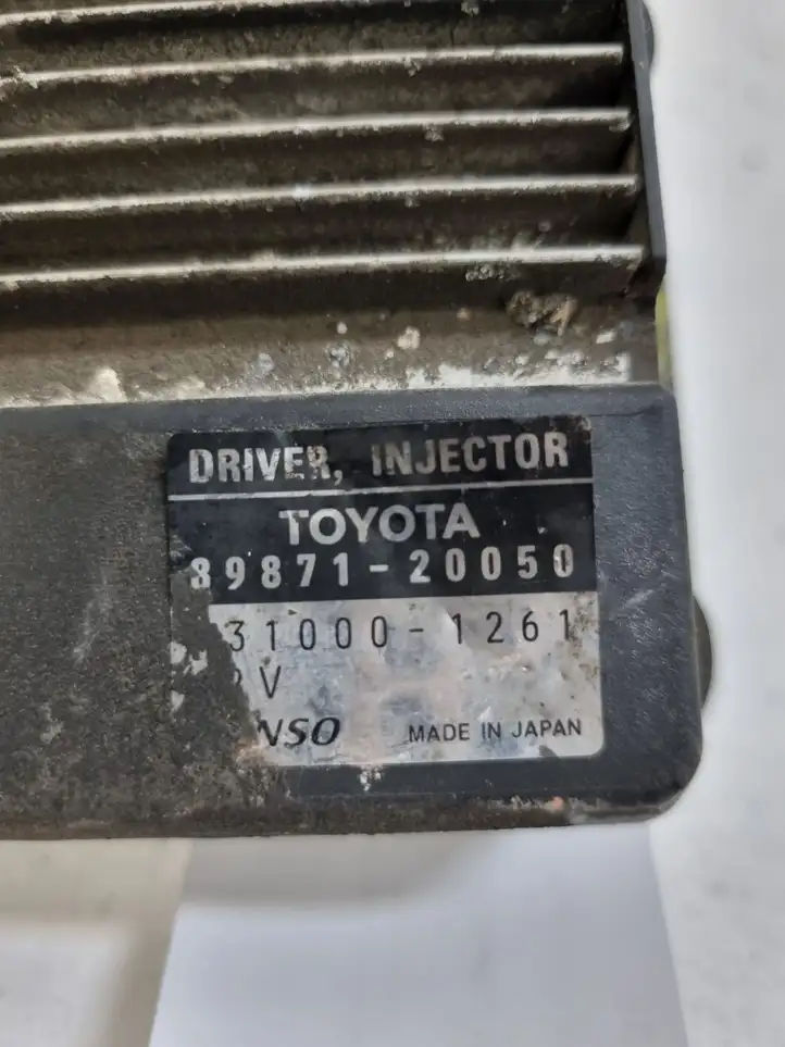 Toyota Avensis T250 (2003 - 2006) 8987120050 Блок управления форсунками — фото 3