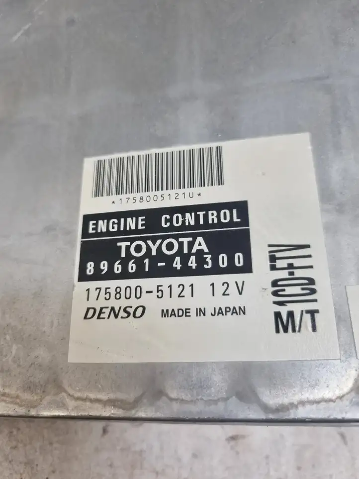 Toyota Avensis Verso (2001 - 2004) 8966144300 Блок управления двигателем (ЭБУ) — фото 3