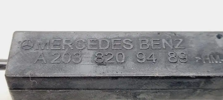Mercedes-Benz C W203 (2000 - 2007) A2038209489 Усилитель антенны — фото 4