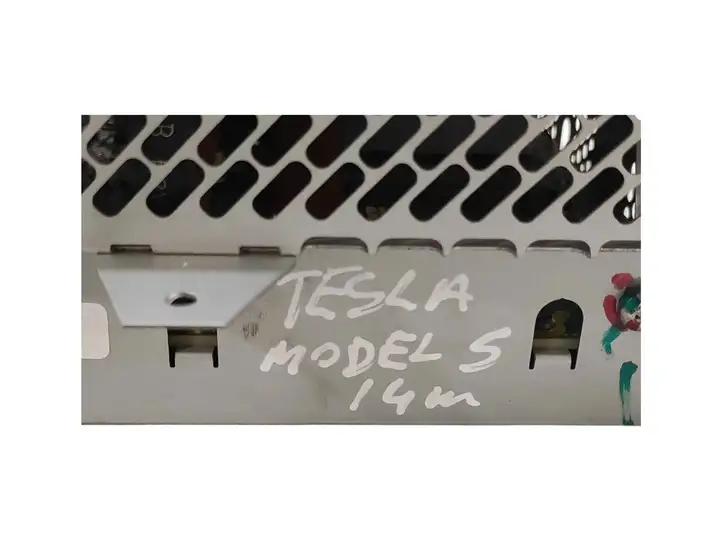 Tesla Model S (2012 - 2016) 100477712F Дисплей / маленький экран — фото 11