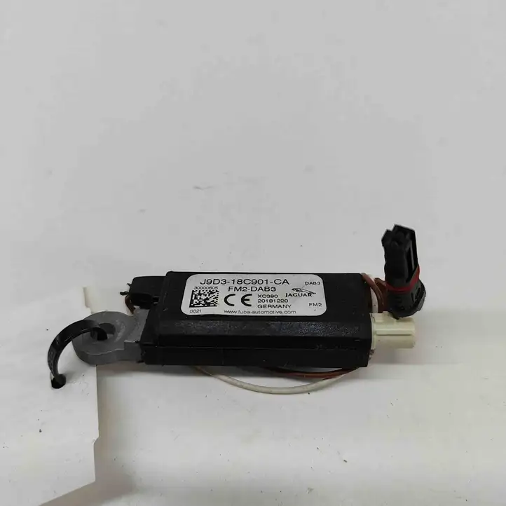 Jaguar I-Pace (2018 - ) J9D318C901CA Усилитель антенны — фото 1