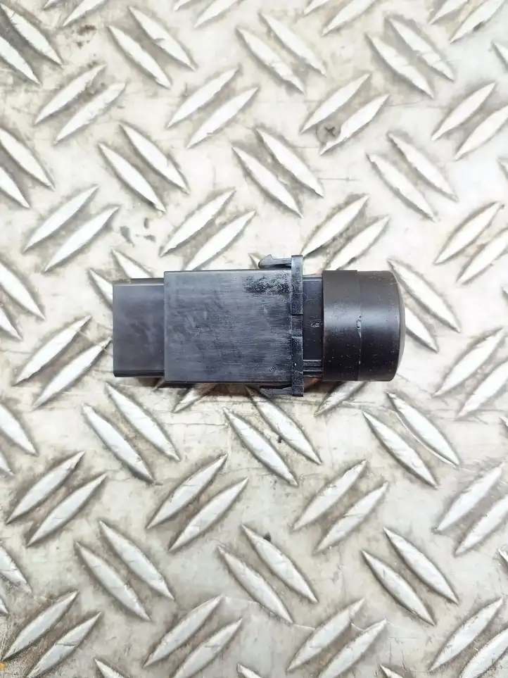 Kia Sorento (2002 - 2006)   Включатель аварийных фонарей