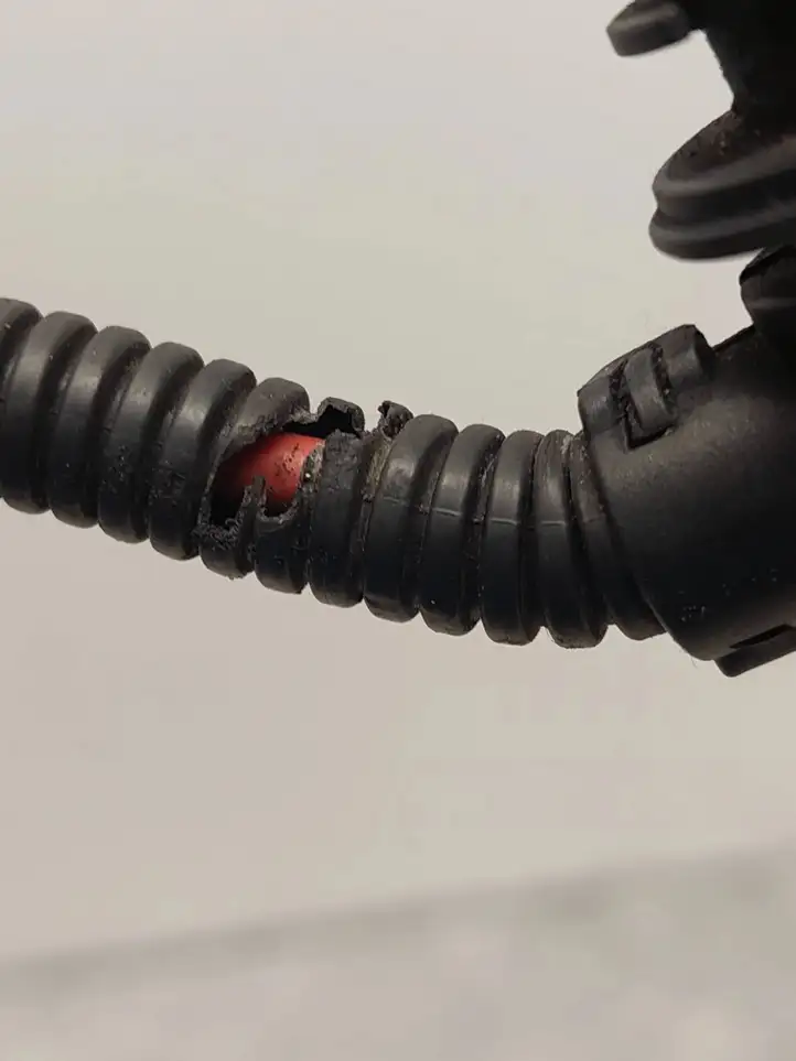 BMW 5 E60 E61 (2004 - 2010)   Провода свечей накалывания