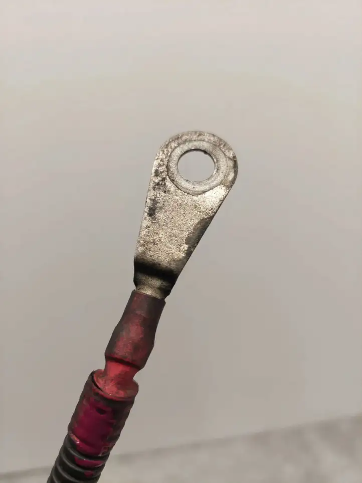 BMW 5 E60 E61 (2004 - 2010)   Провода свечей накалывания