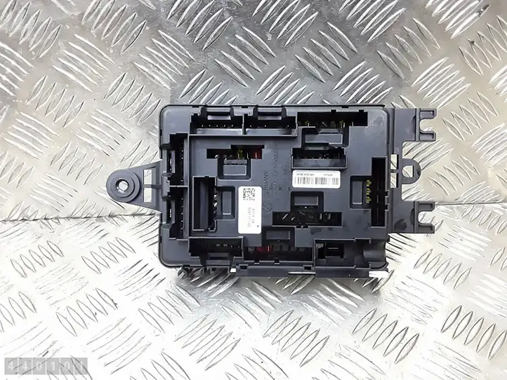 BMW 3 F30 F35 F31 (2012 - 2018) 926111103 Блок предохранителей — фото 1
