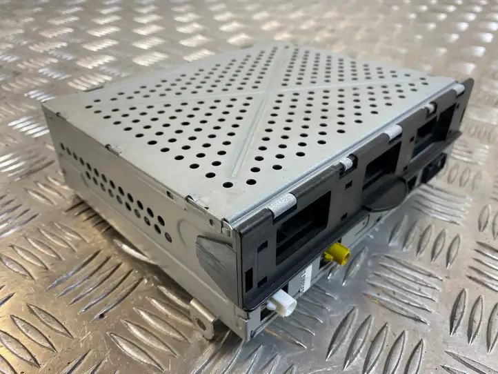 Audi A6 S6 C6 4F (2004 - 2008) 4F0035541 Магнитола / мультимедийная система — фото 1