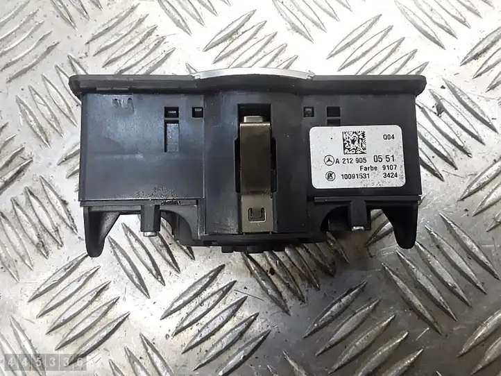Mercedes-Benz A W176 (2012 - 2018) 10091531 Включатель фонарей — фото 4