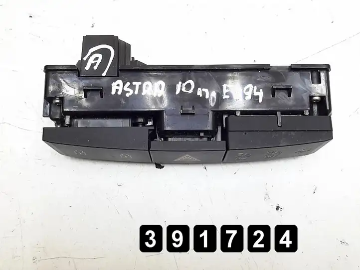 Opel Astra J (2009 - 2012) 13285122 Включатель аварийных фонарей — фото 2