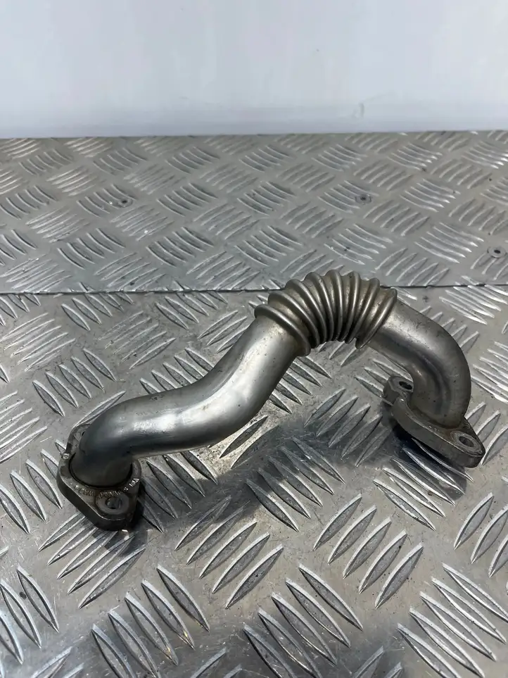 Audi A3/S3 8P (2008 - 2013) 03P131521A Трубка EGR — фото 1