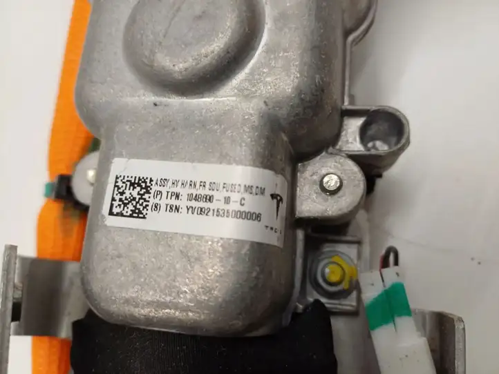 Tesla Model S (2012 - 2016) 1048690-10-C Прочая электропроводка — фото 3