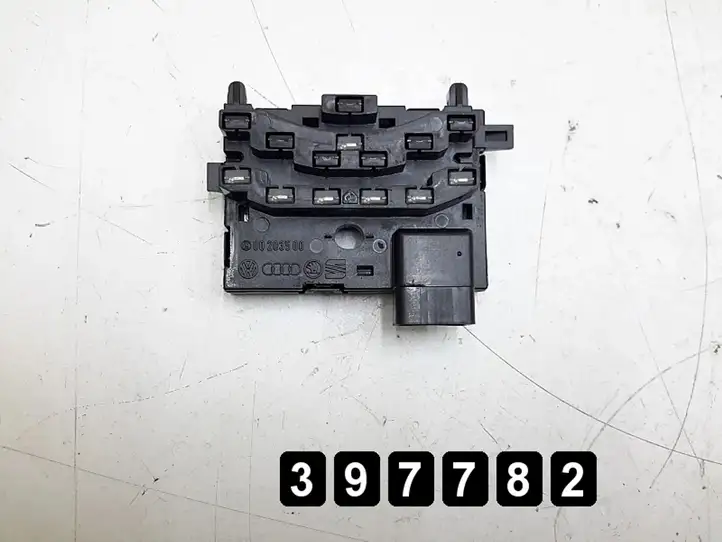 Skoda Octavia Mk2 (1Z) (2004 - 2013) 1k0959654 Датчик угла поворота руля — фото 2