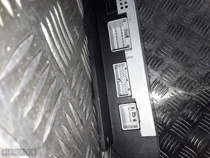 Volvo V70 (2004 - 2007) 31215613 Усилитель звука — фото 8
