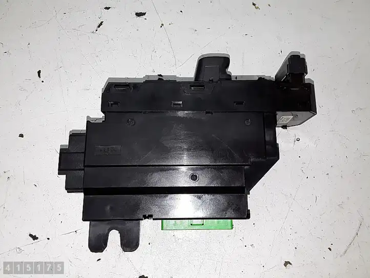 Volvo V70 (2000 - 2004) 30658147 Кнопка стеклоподъемников — фото 13