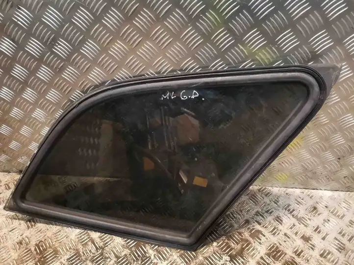 Mercedes-Benz ML W163 (1997 - 2005) 1636700812 Заднее боковое стекло — фото 3