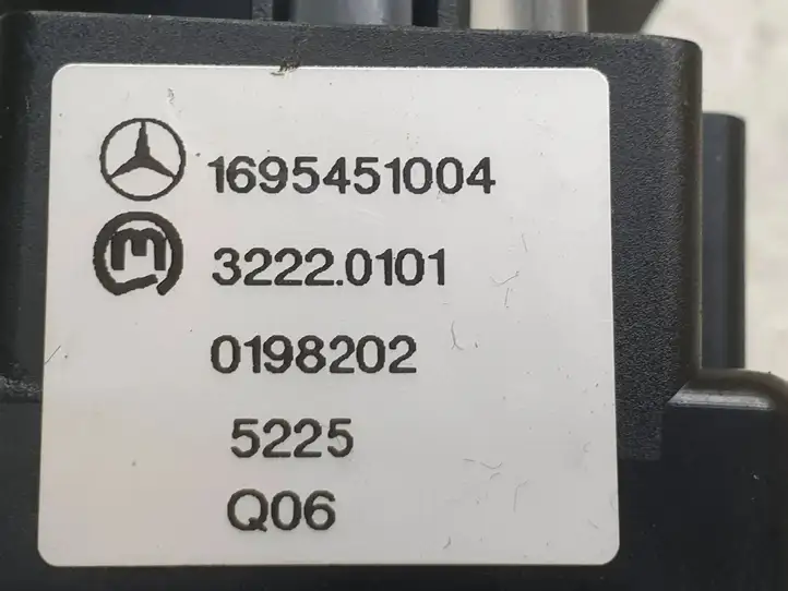 Mercedes-Benz B-class W245 (2005 - 2008) 1695451004 Включатель фонарей — фото 5