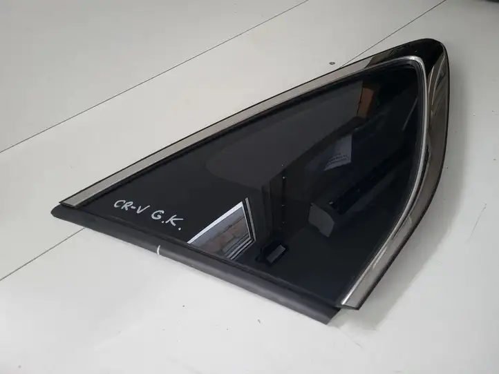 Honda CR-V (2012 - 2016) Заднее боковое стекло — фото 2