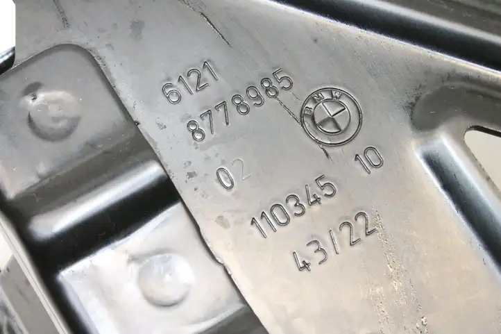 BMW i4 (2021 - ) 8778985 Держатель аккумулятора — фото 4