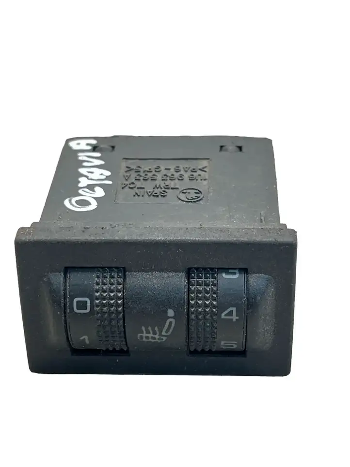 Skoda Octavia Mk1 (1U) (1996 - 2004) 1U6963563A Включатель обогрева — фото 1
