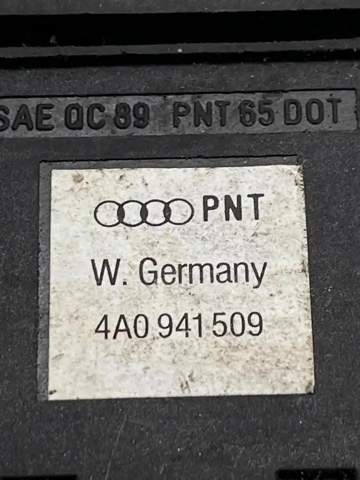Audi (1990 - 1995) 4A0941509 Включатель аварийных фонарей — фото 3