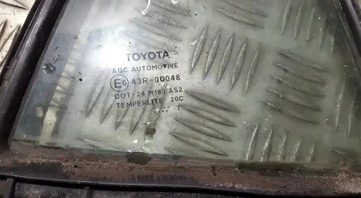 Toyota Auris 150 (2006 - 2012) 6818802090 Форточка двери — фото 2