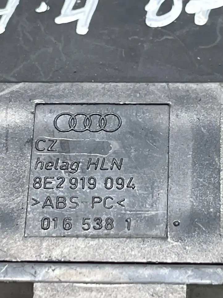 Audi A4 S4 B7 8E 8H (2004 - 2009) 8E2919094 Включатель регулировки высоты фонарей — фото 3