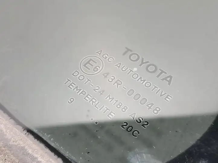 Toyota Avensis T270 (2009 - 2012) As2 Форточка двери — фото 2