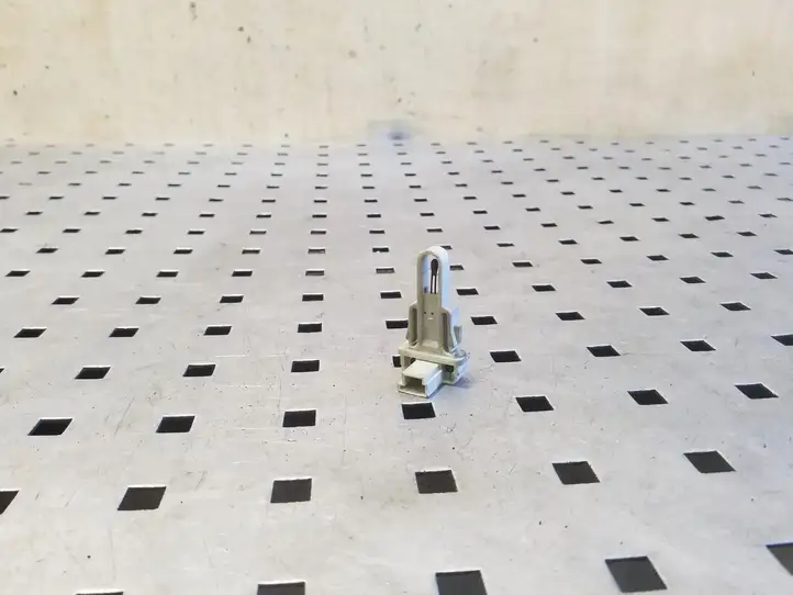 BMW 5 F10 F11 (2009 - 2016)  L0955 Датчик температуры салона