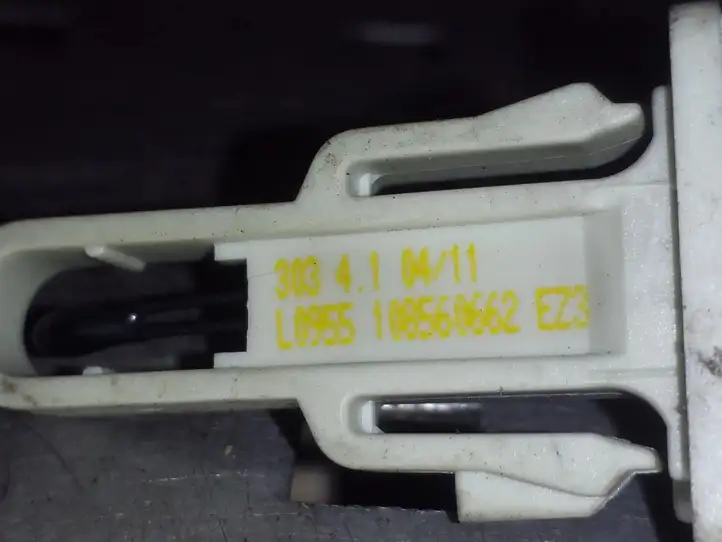 BMW 5 F10 F11 (2009 - 2016)  L0955 Датчик температуры салона