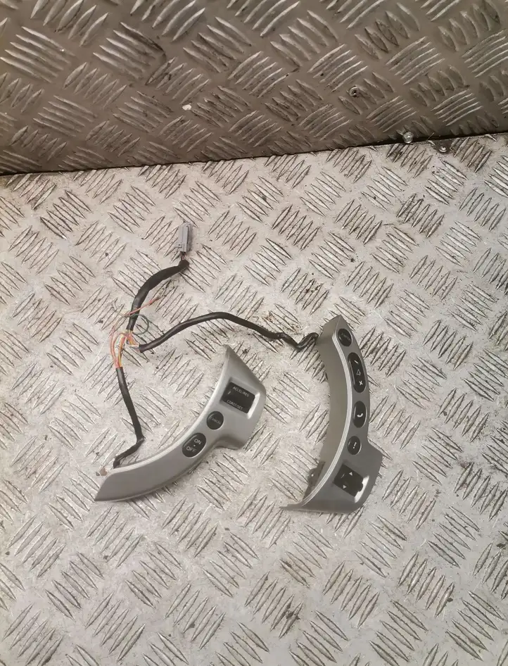 Nissan X-Trail T31 (2007 - 2014) Кнопки на рулевом колесе — фото 1
