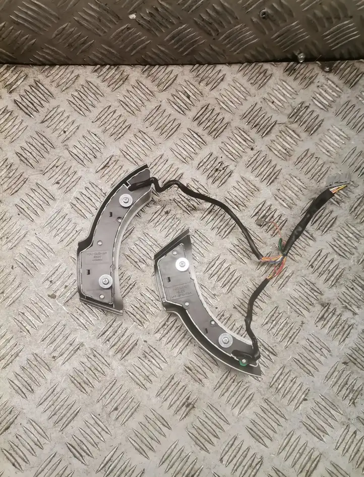 Nissan X-Trail T31 (2007 - 2014) Кнопки на рулевом колесе — фото 2