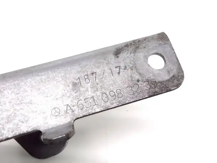 Mercedes-Benz GLC X253/C253 (2015 - )  A6510983239 Другая деталь отсека двигателя