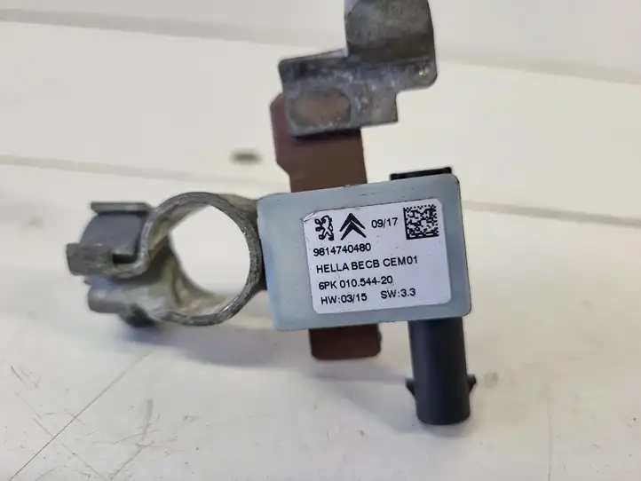 Opel Crossland X (2017 - 2020)   Минусовый провод (аккумулятора)