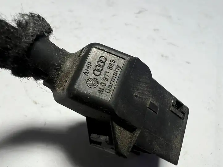 Audi A4 S4 B8 8K (2007 - 2011) 8L0971883 Прочая электропроводка — фото 3