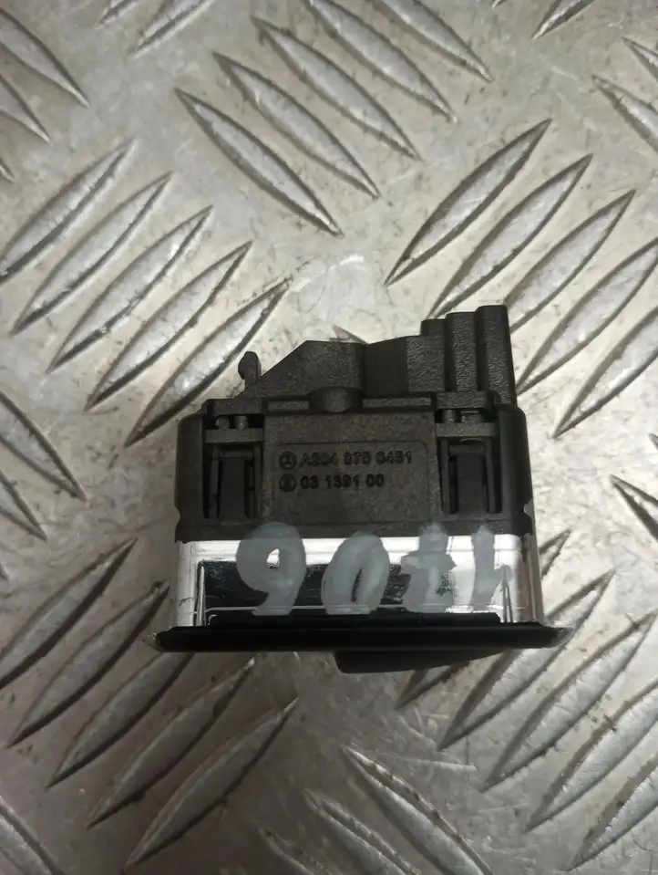 Mercedes-Benz C W204 (2007 - 2014) A2048700451 Блок кнопок стеклоподъемников — фото 4