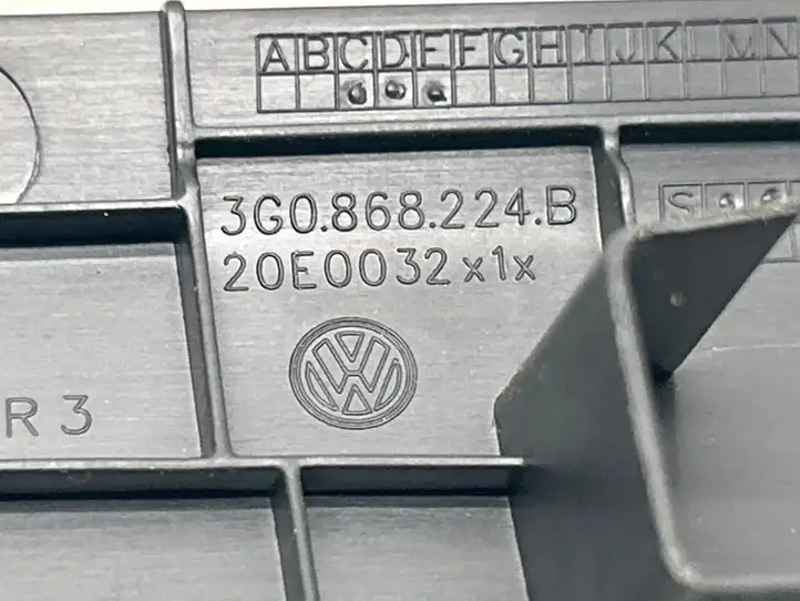 Volkswagen PASSAT B8 (2015 - ) 3G0868224B Прочие детали салона — фото 3