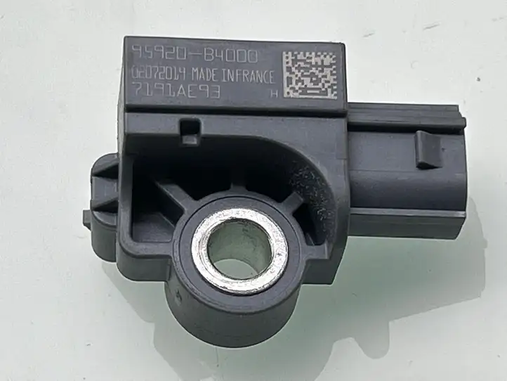 Kia Sportage (2018 - 2021) 95920B4000 Датчик удара SRS — фото 1